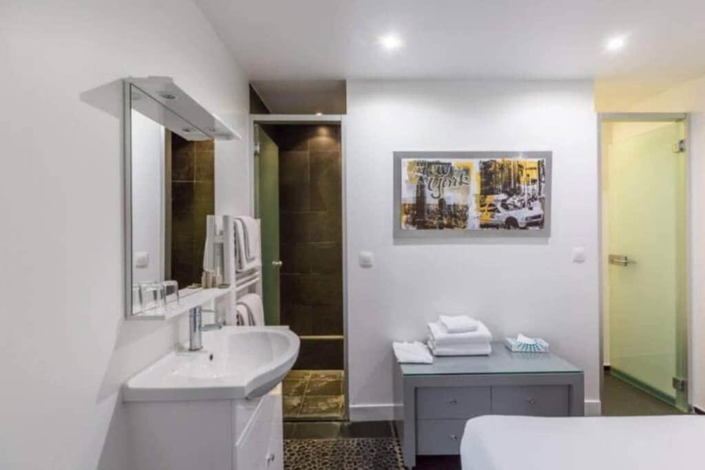 Appartement Cosy Pres Du Marais Paris Bagian luar foto