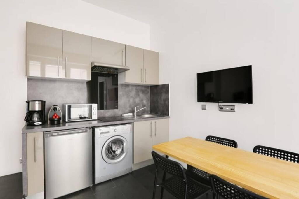 Appartement Cosy Pres Du Marais Paris Bagian luar foto
